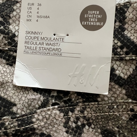 NWT H&M  HIGH WAISTED SNAKESKIN JEAN - Picture 12 of 15